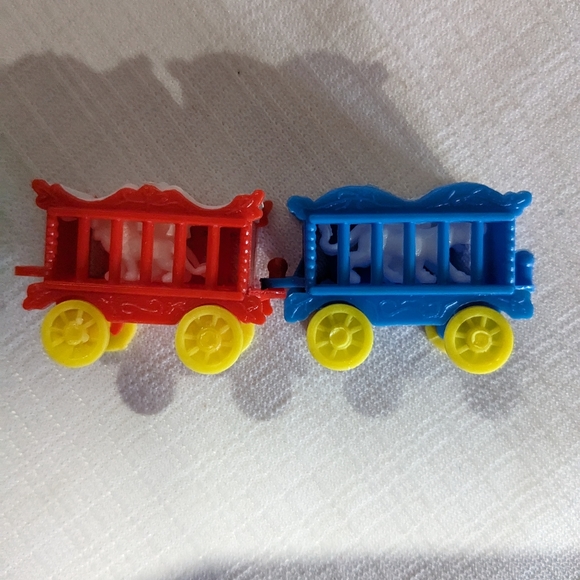 VTG Lillian Vernon plastic circus trains cake toppers candle holders (set of 12) - Picture 6 of 10